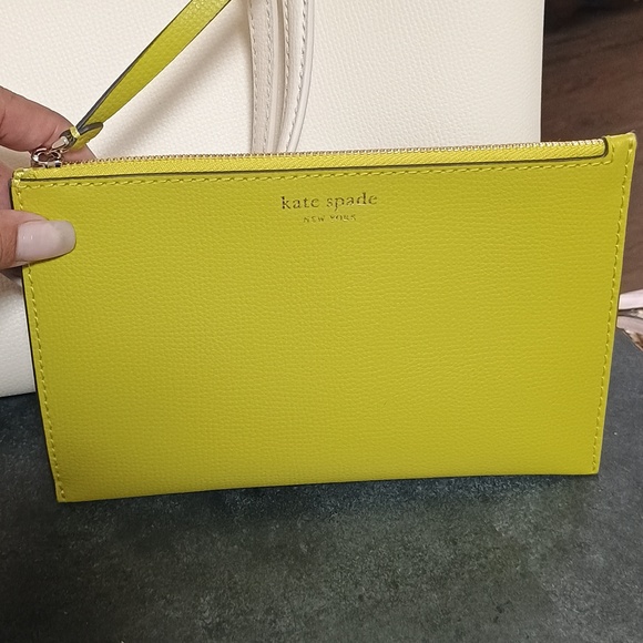 Kate Spade New York Cream All Day Large Tote W/Lime Green Interior And Wristlet - Picture 6 of 8